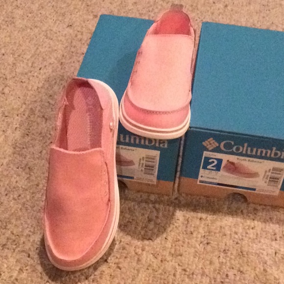 Columbia youth slip ons. - Picture 1 of 5